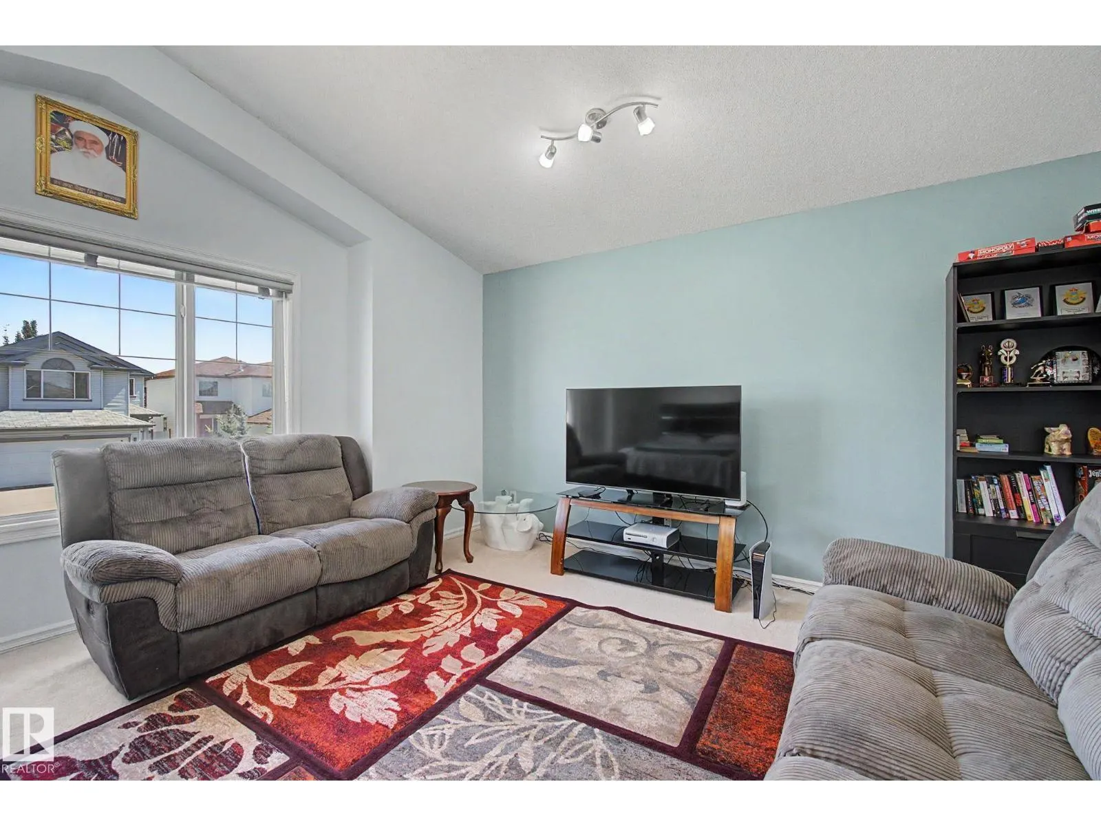 3236 21 ST NW