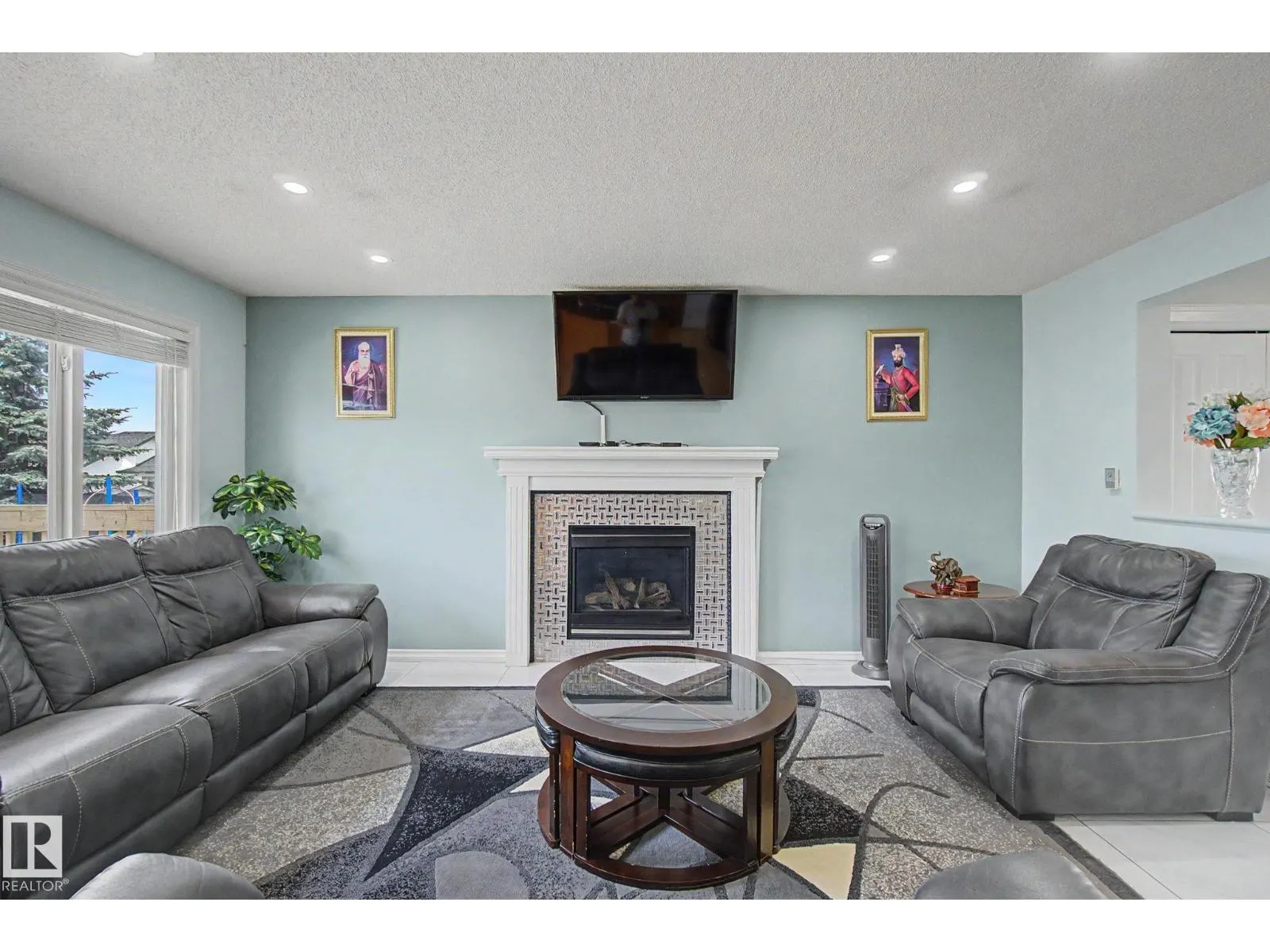 3236 21 ST NW