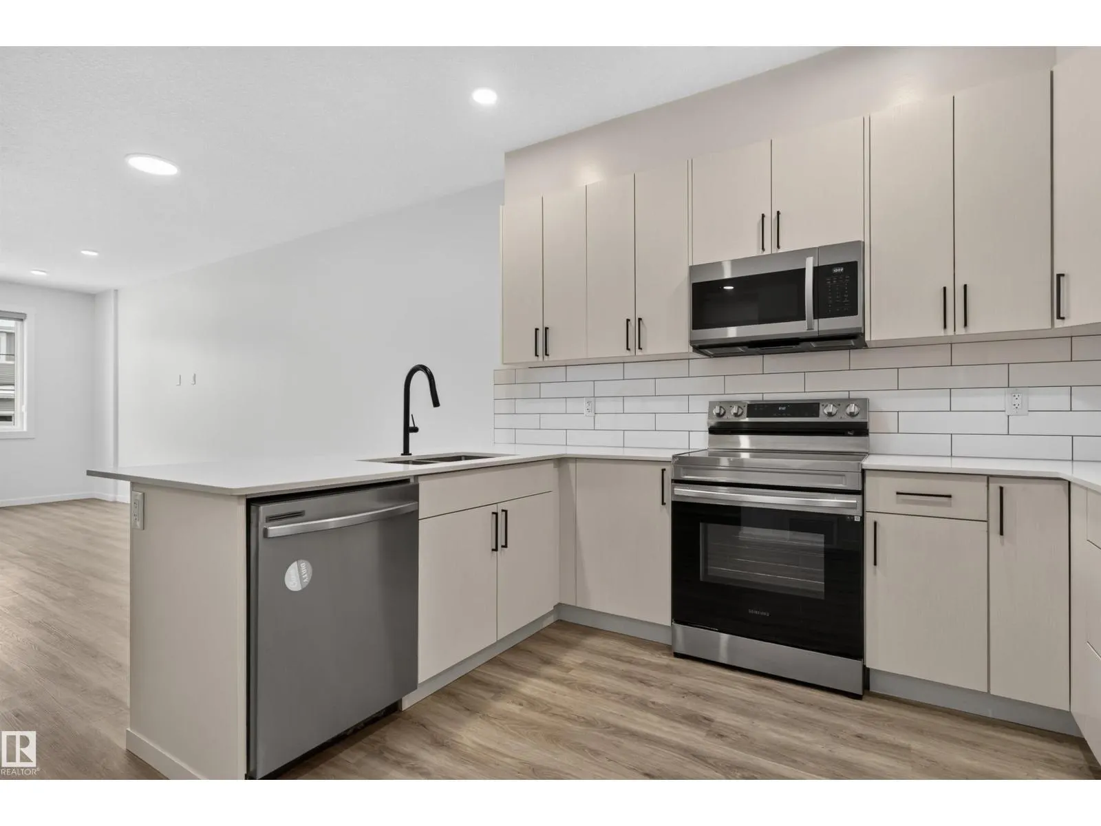 1219 PODERSKY WD SW