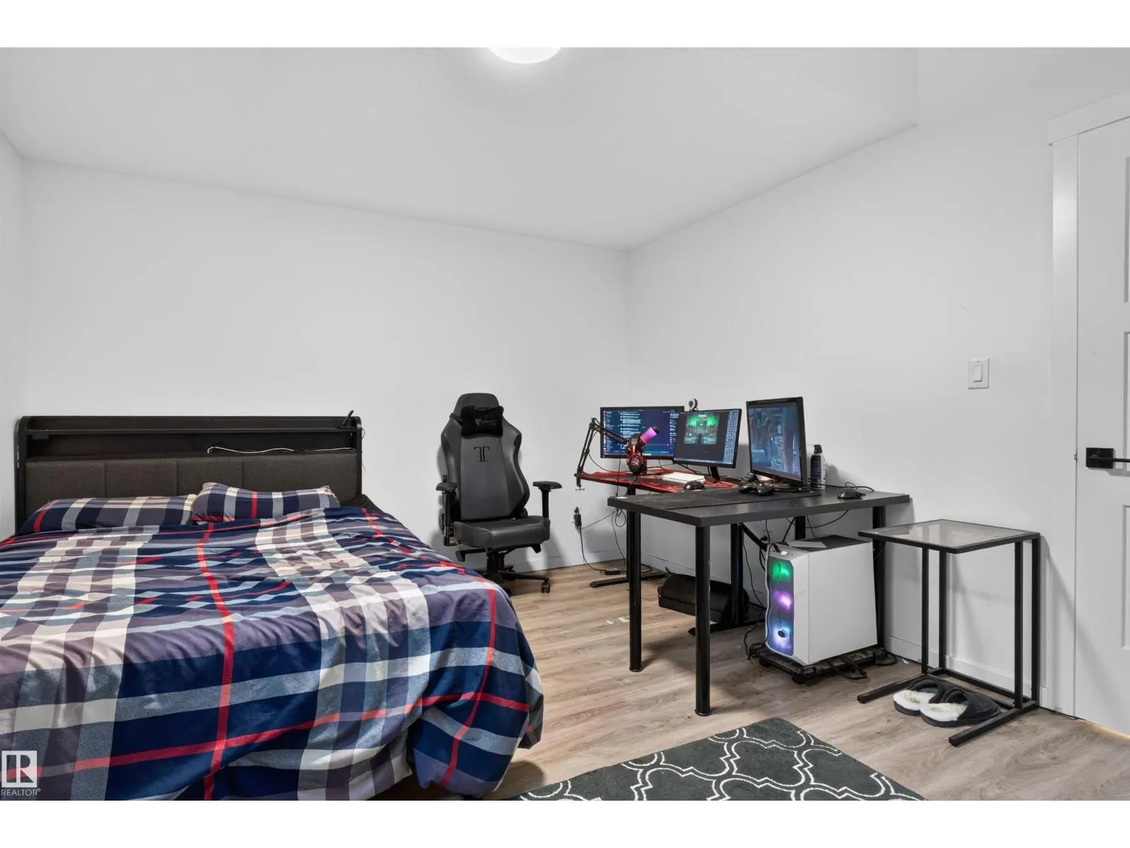 1219 PODERSKY WD SW