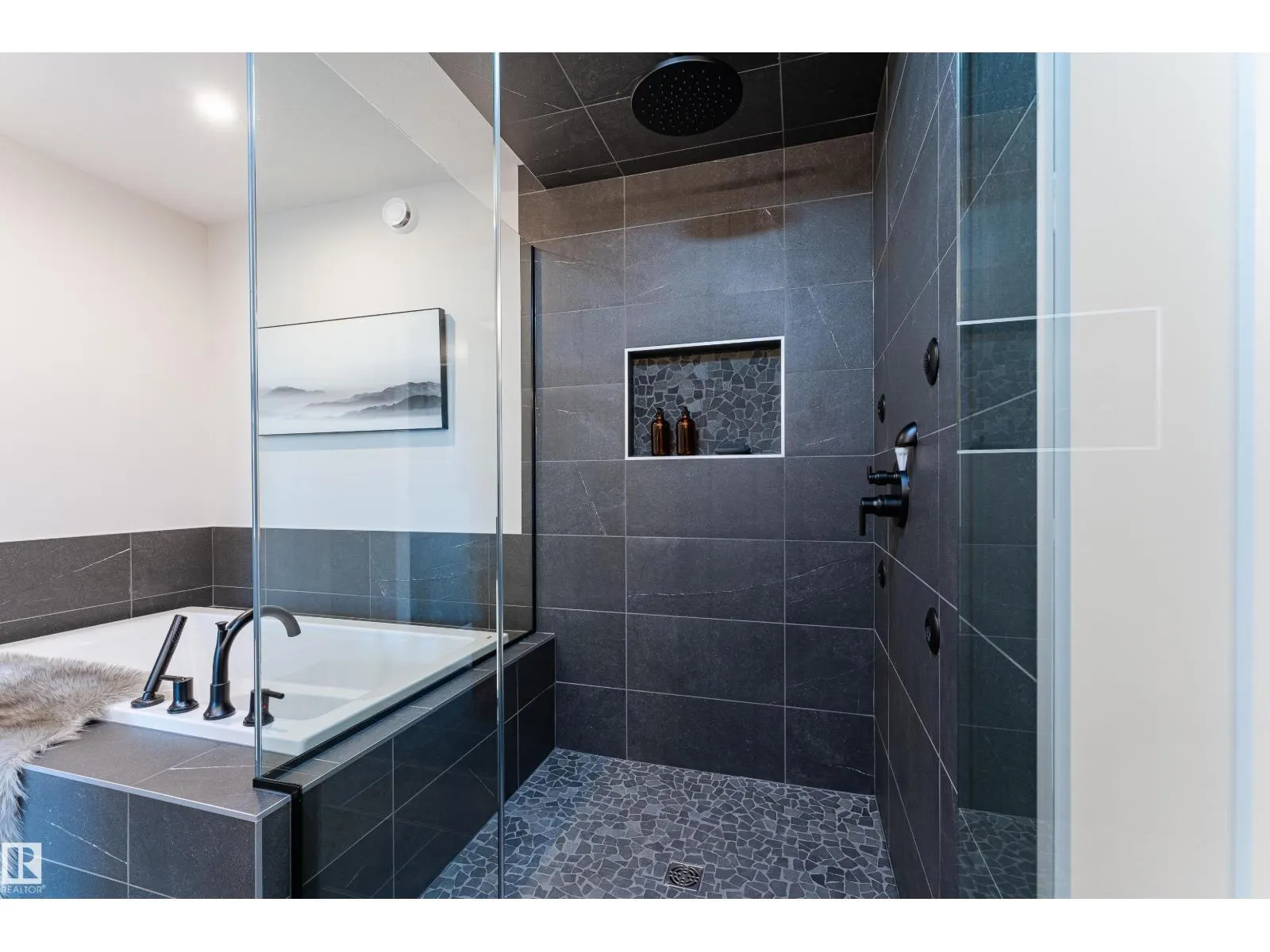 2512 204 ST NW NW