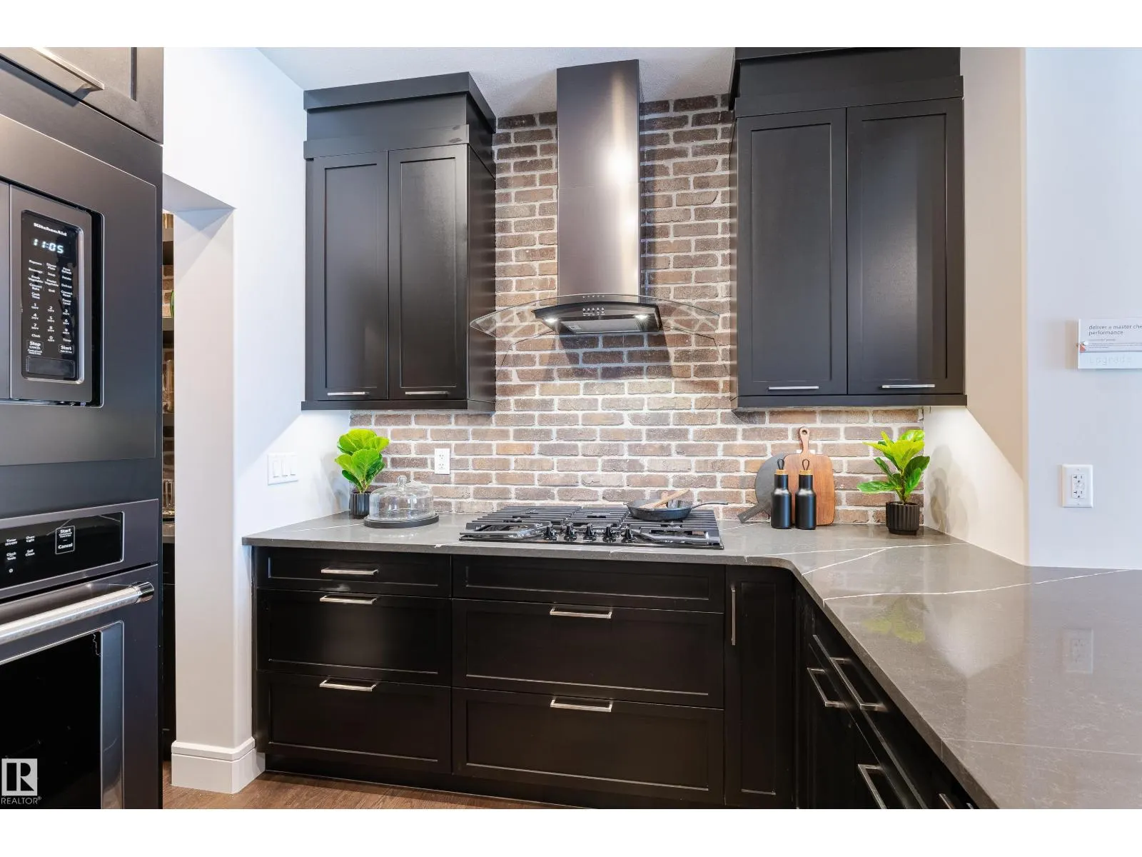 2512 204 ST NW NW