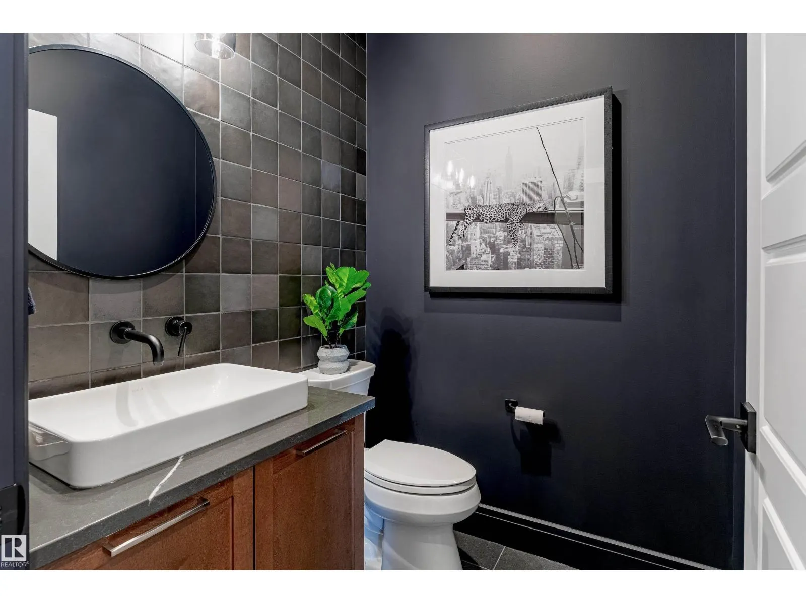 2512 204 ST NW NW