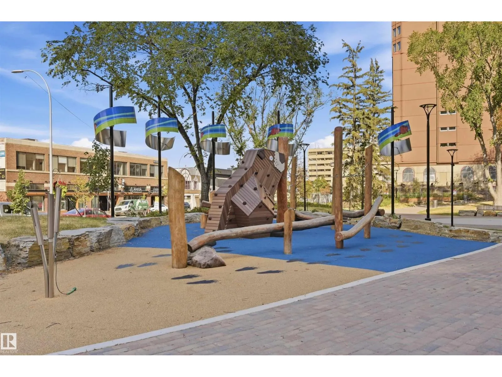 #302 10106 105 ST NW