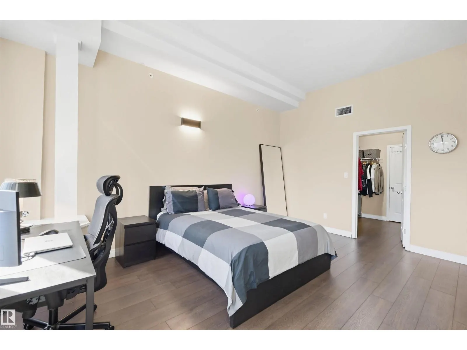 #302 10106 105 ST NW