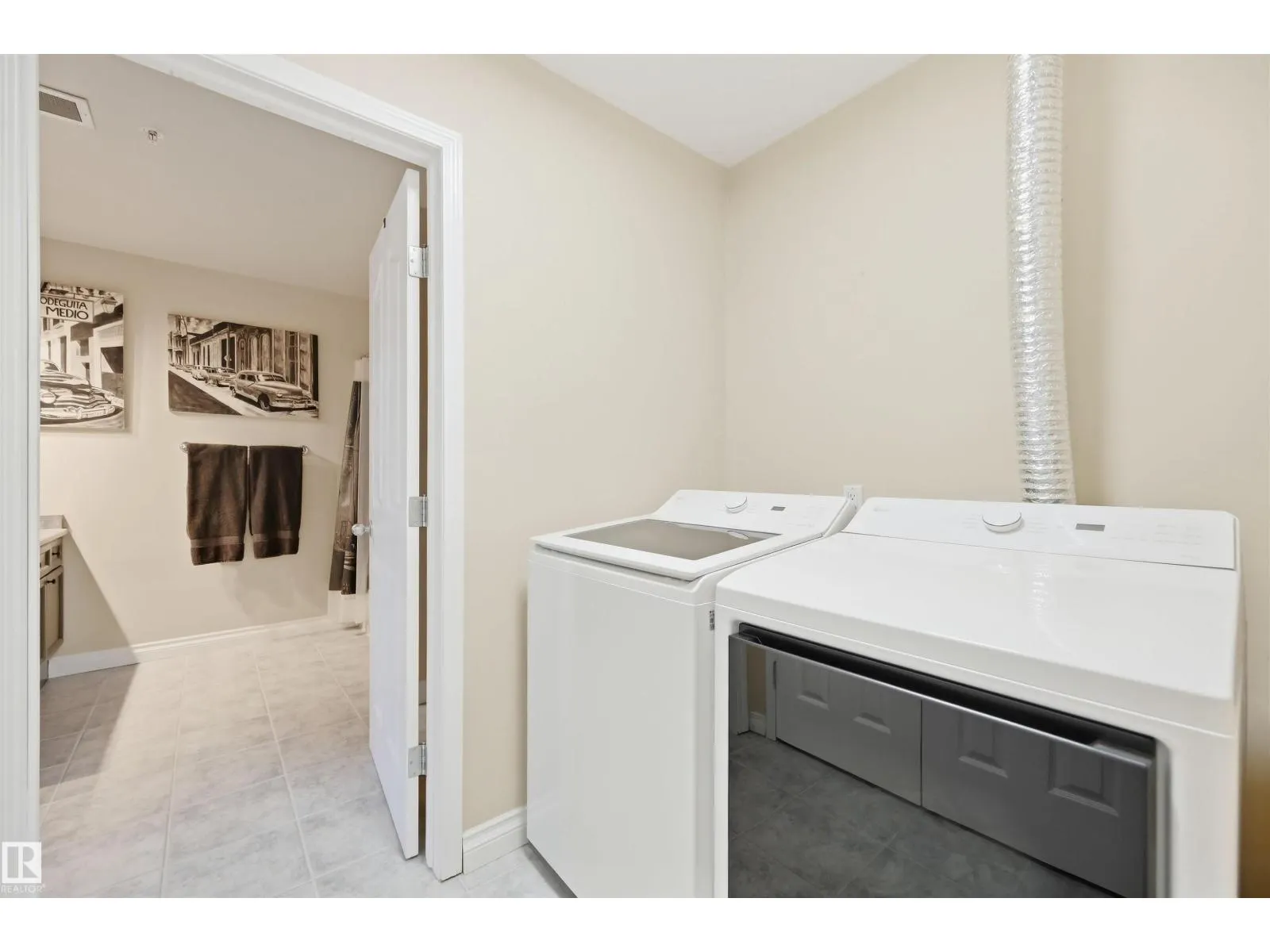 #302 10106 105 ST NW