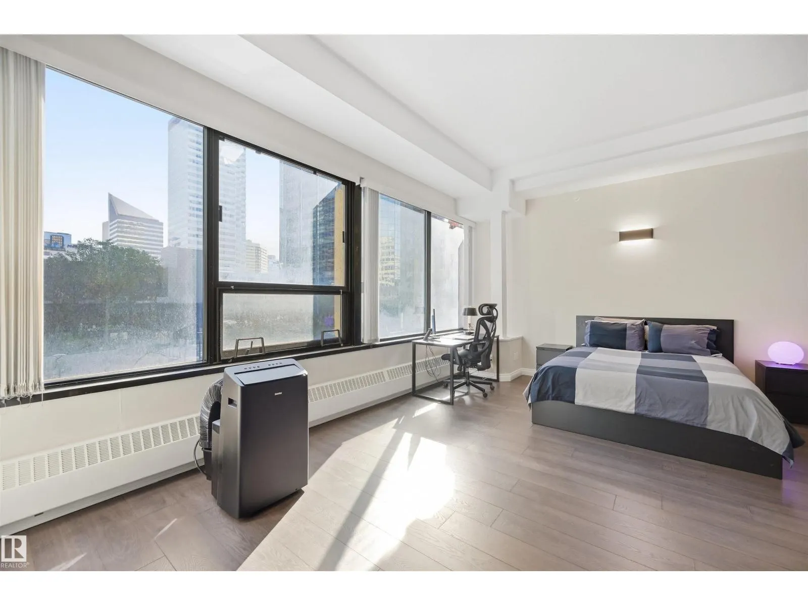 #302 10106 105 ST NW
