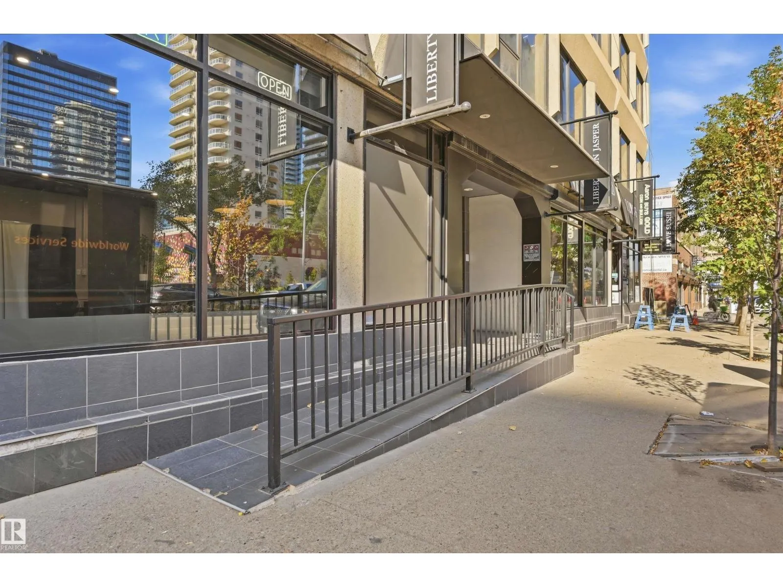 #302 10106 105 ST NW