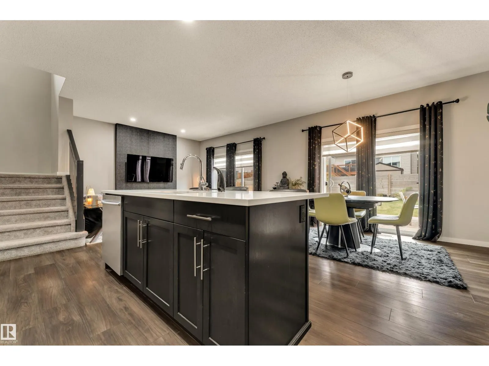4107 5 AV SW