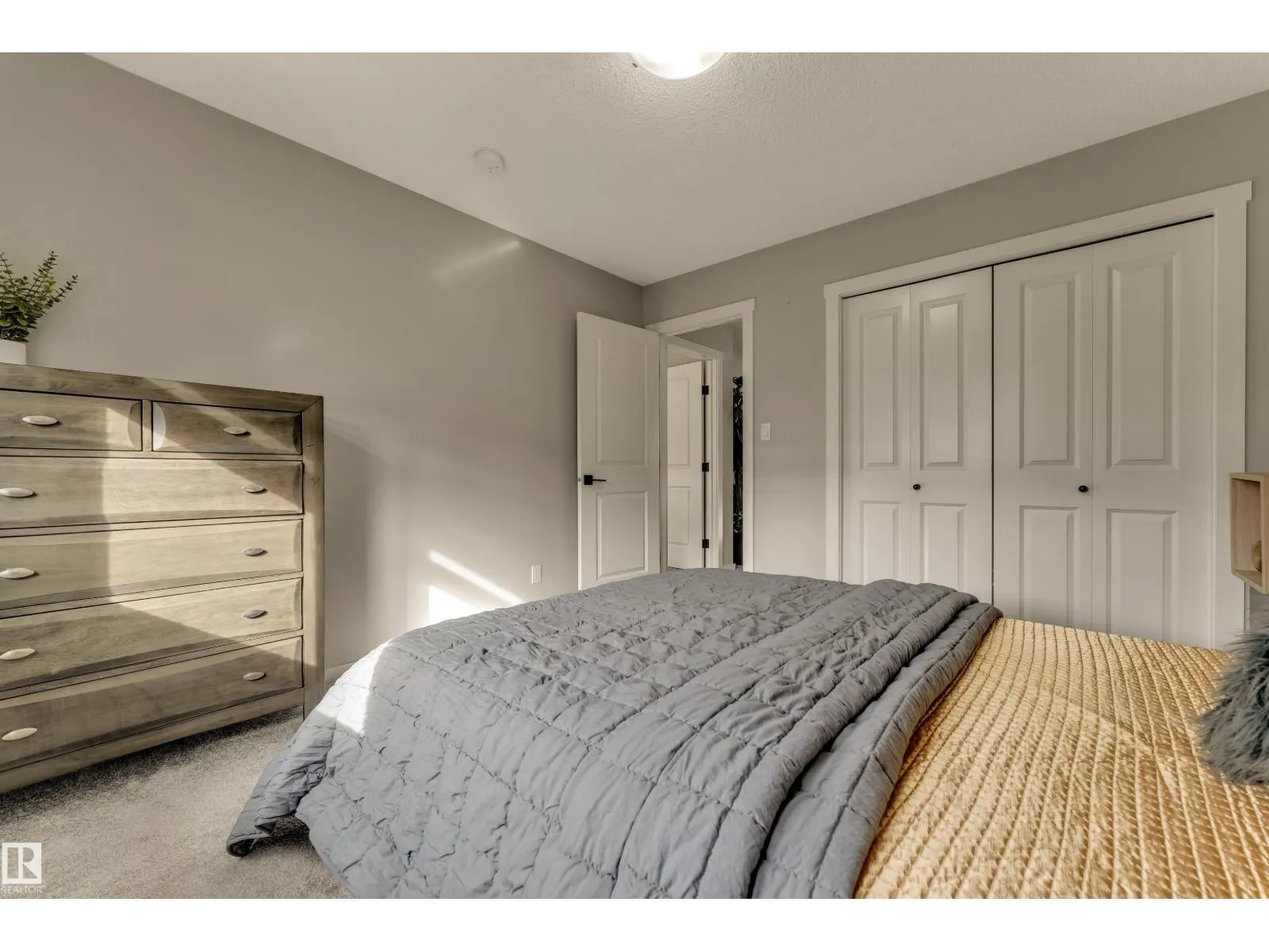 4107 5 AV SW