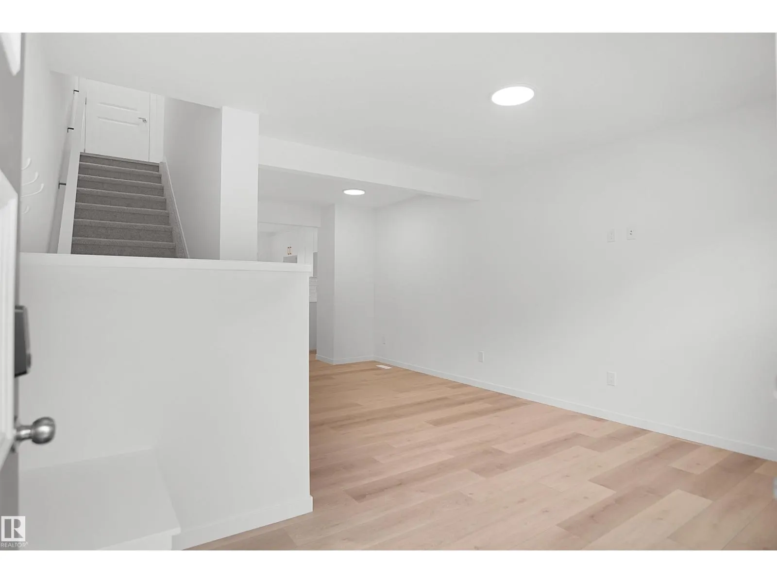 #18 3705 141 ST SW