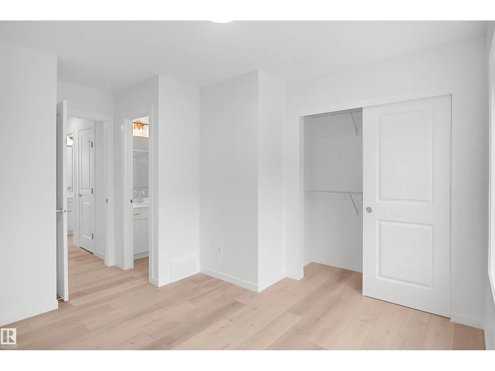 #18 3705 141 ST SW