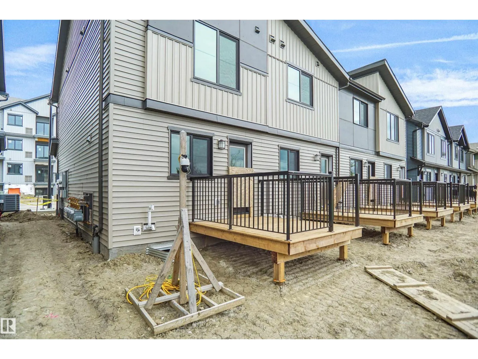 #18 3705 141 ST SW