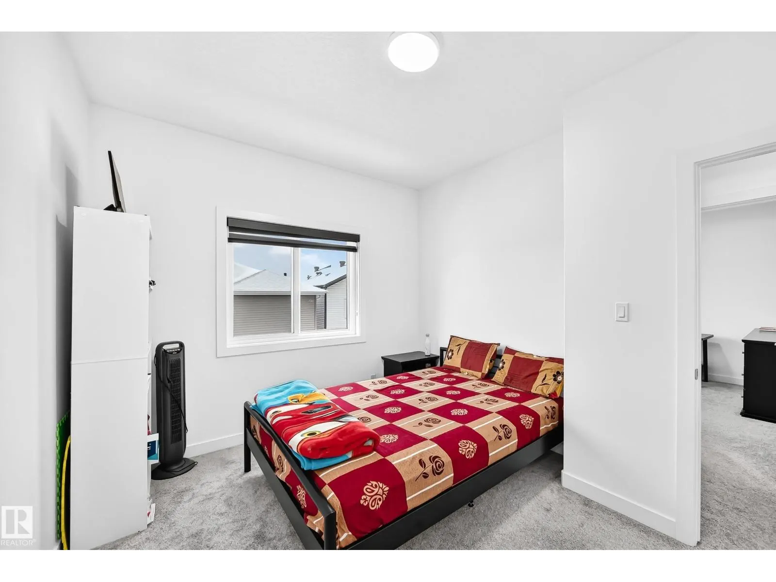 1204 13 AV NW