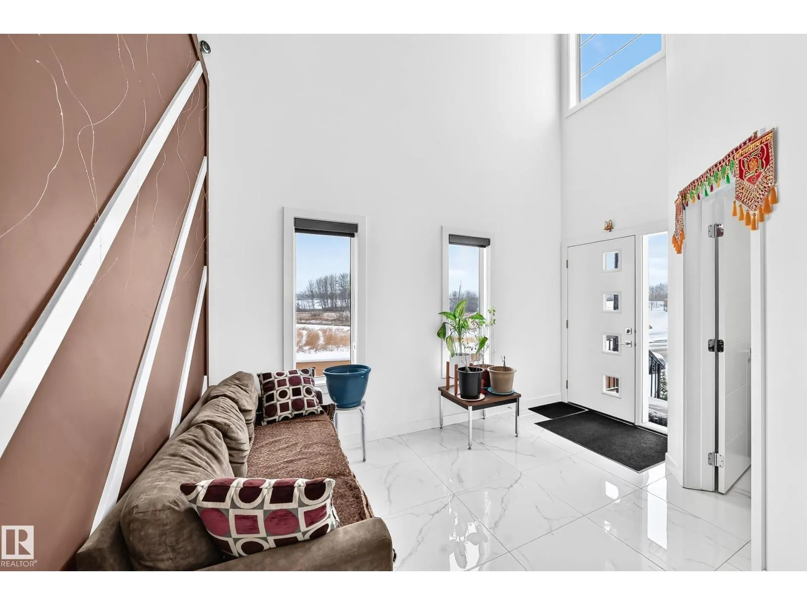 1204 13 AV NW
