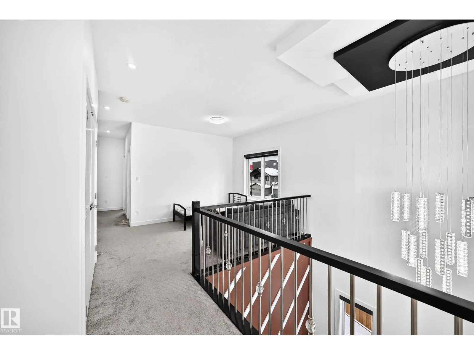 1204 13 AV NW