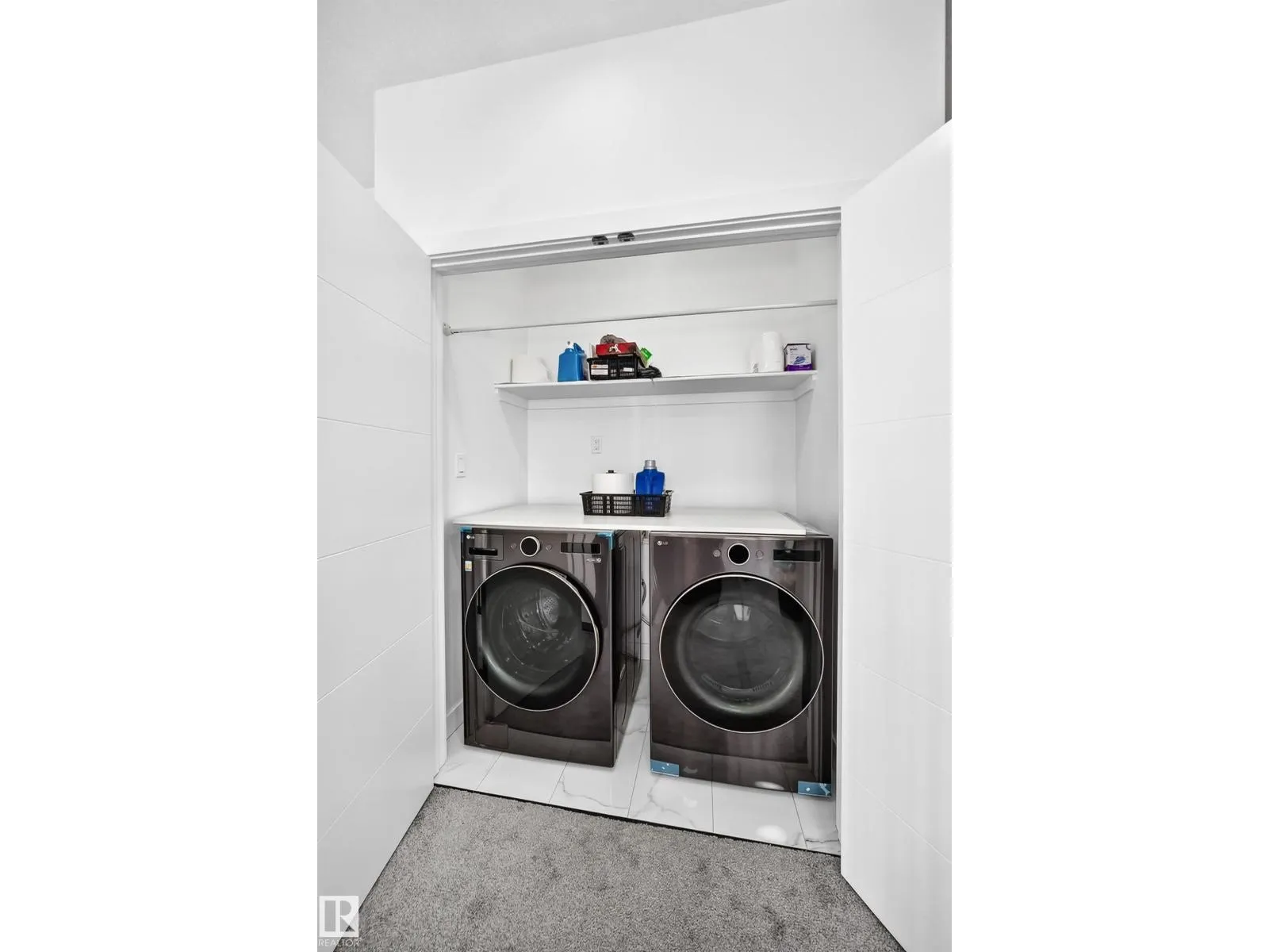 1204 13 AV NW