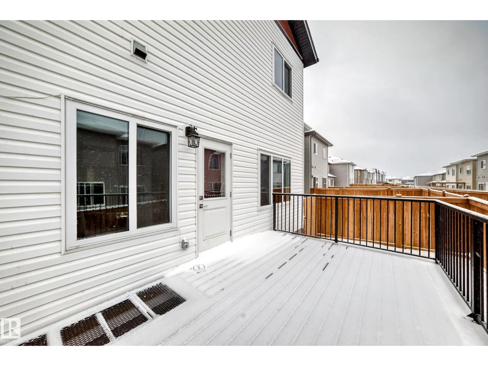 1204 13 AV NW