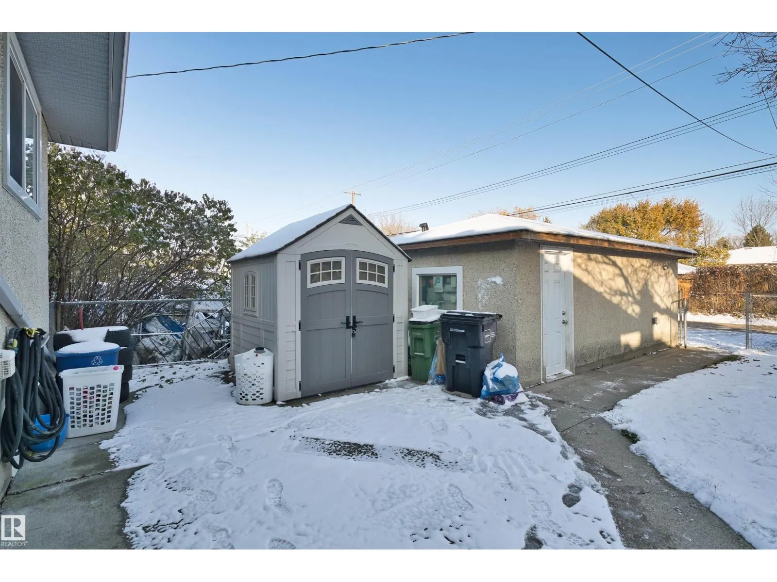 7916 82 AV NW