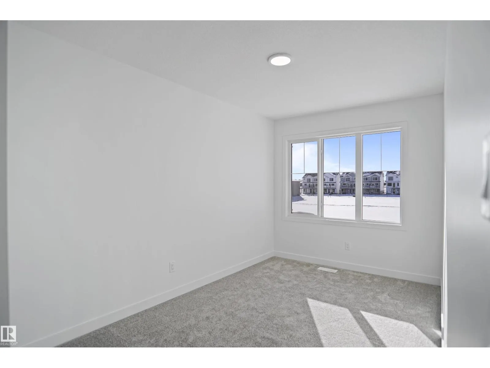 6327 175 AV NW
