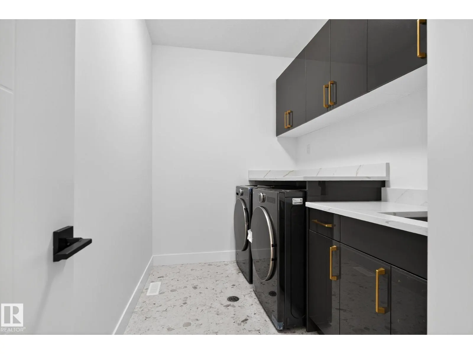 6020 19 ST NE