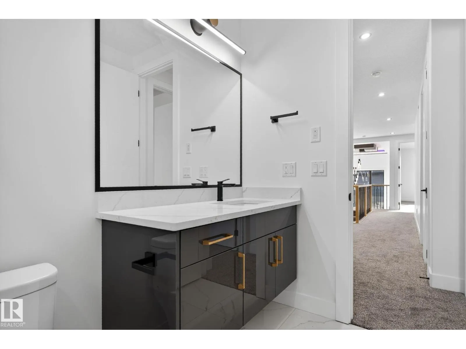 6020 19 ST NE