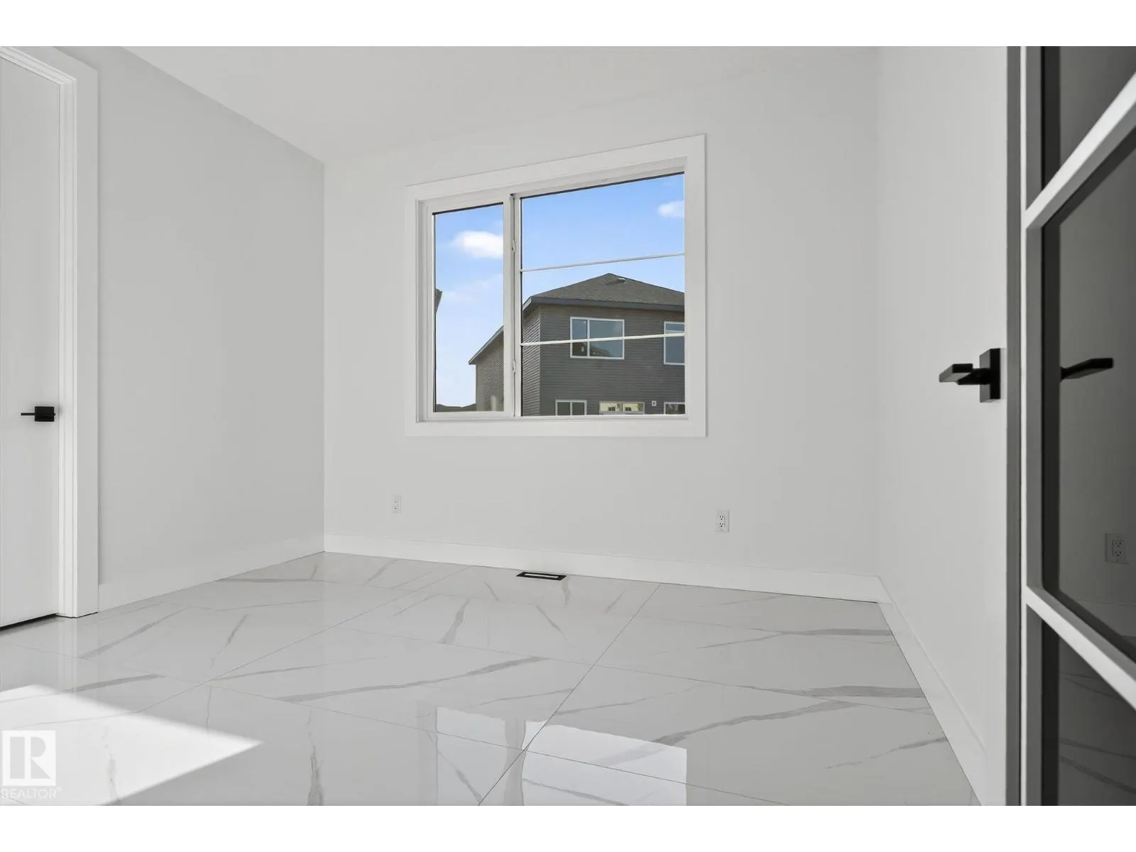 6020 19 ST NE