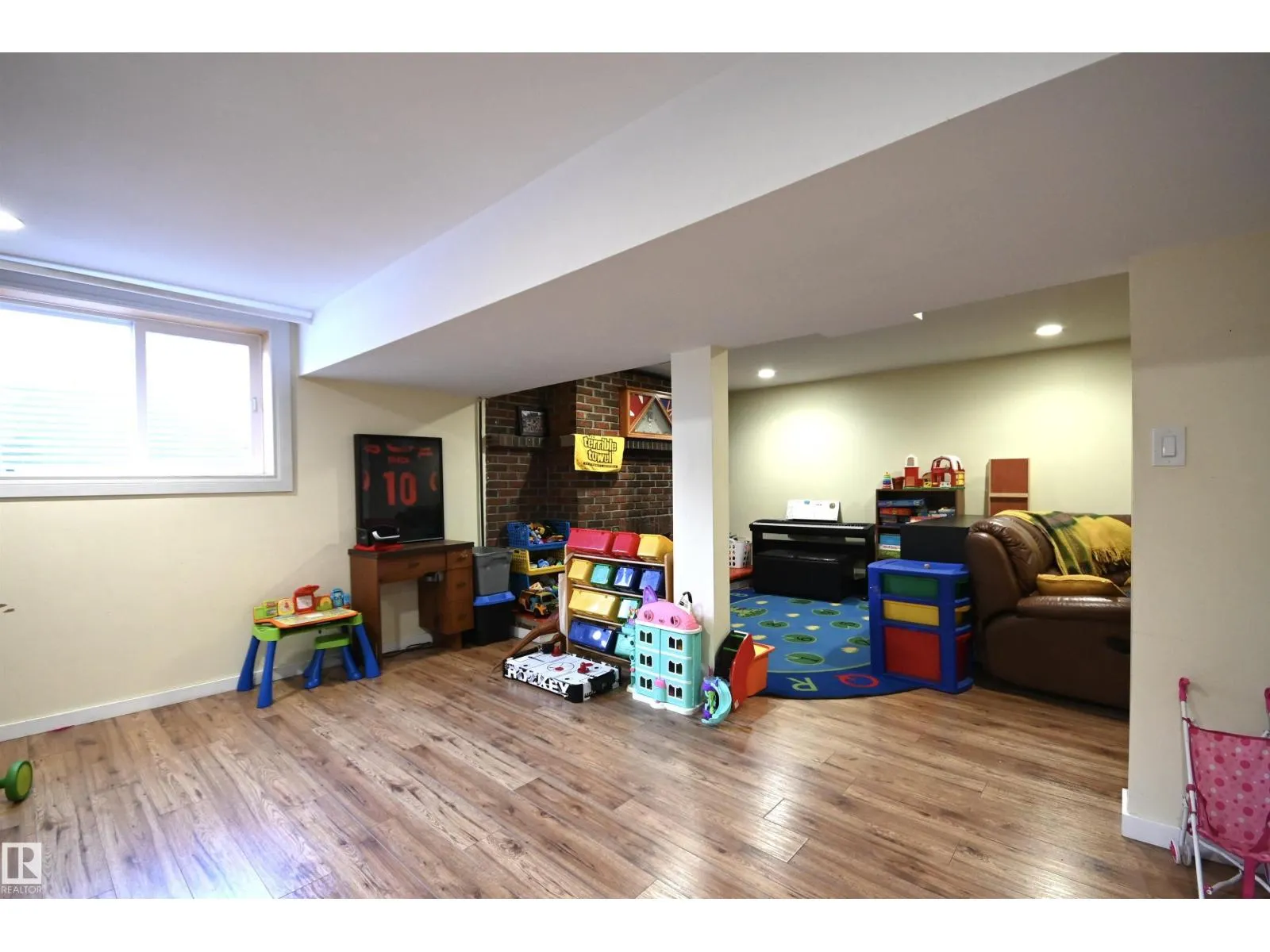 16531 79A AV NW