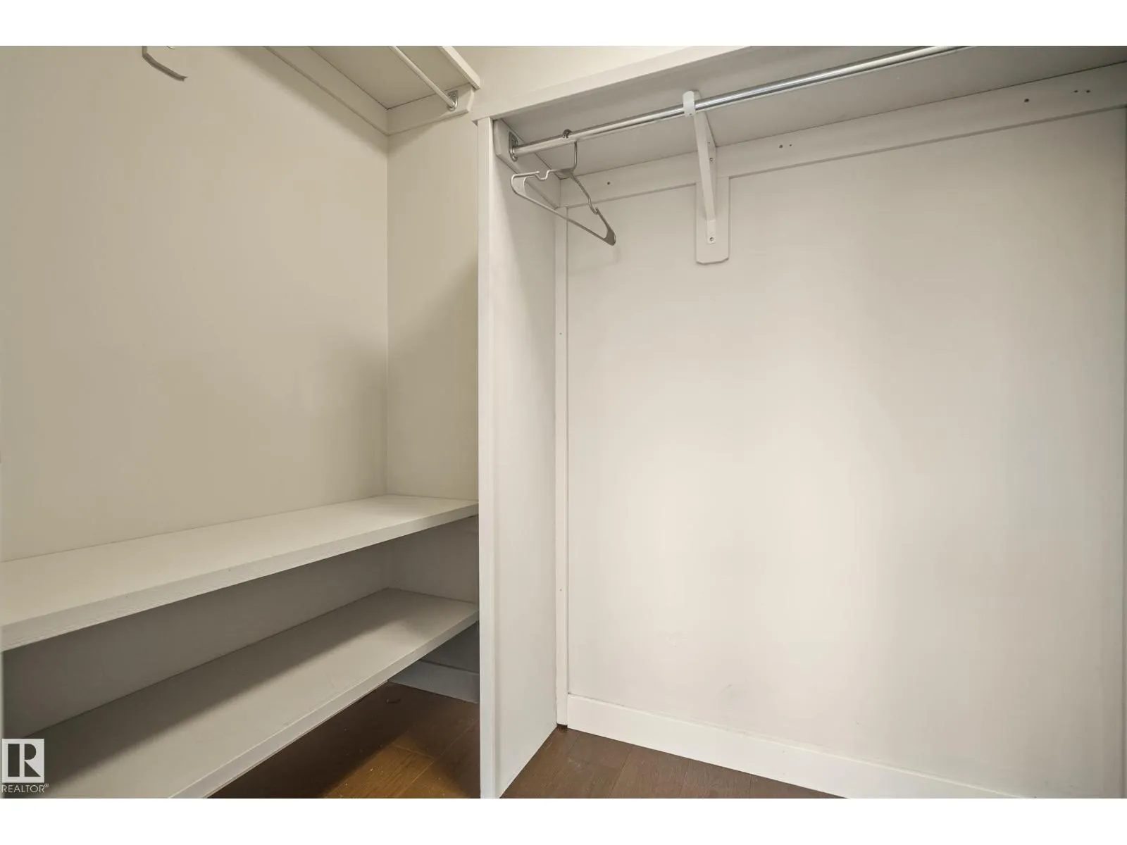 23 GREENBURY BV