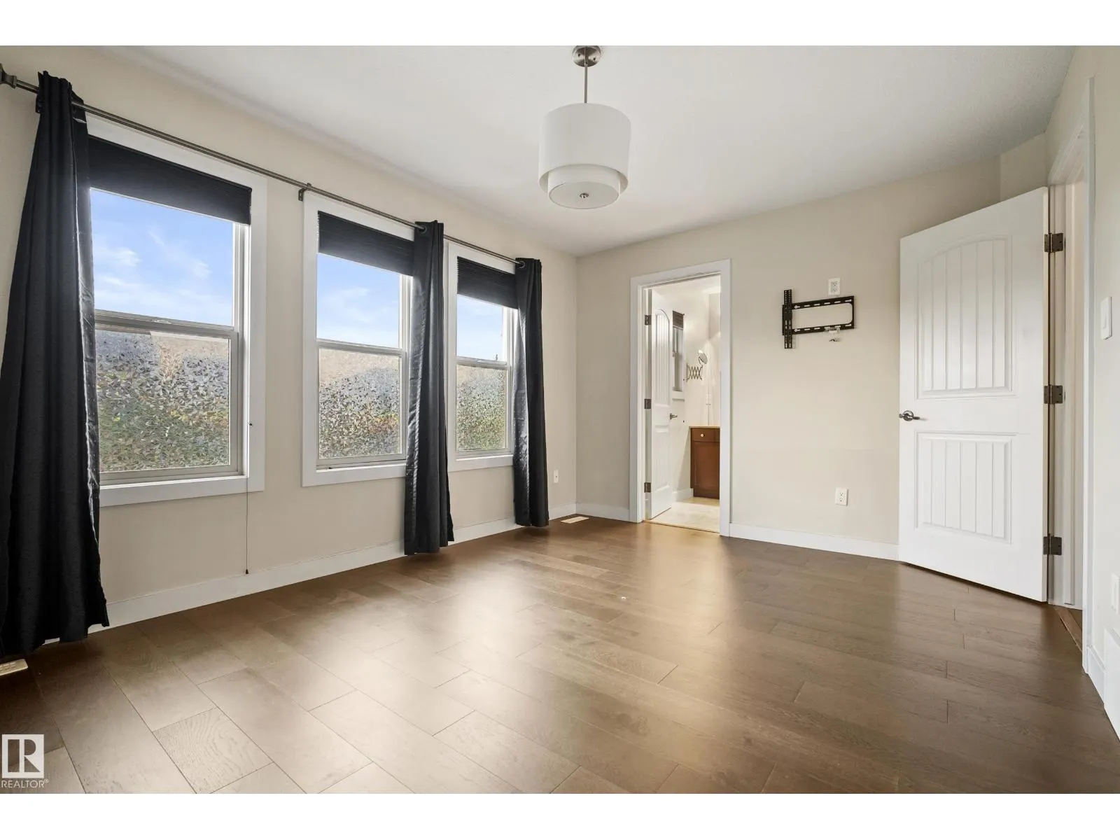 23 GREENBURY BV