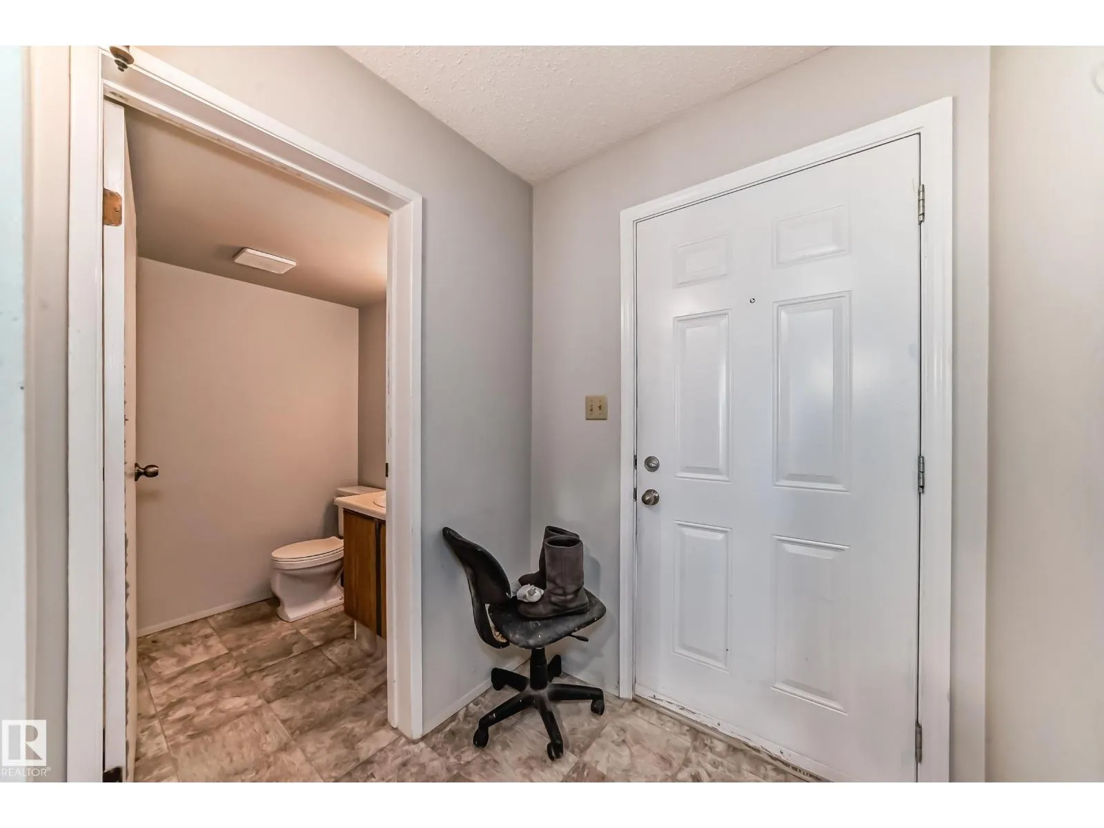 #55 1415 62 ST NW