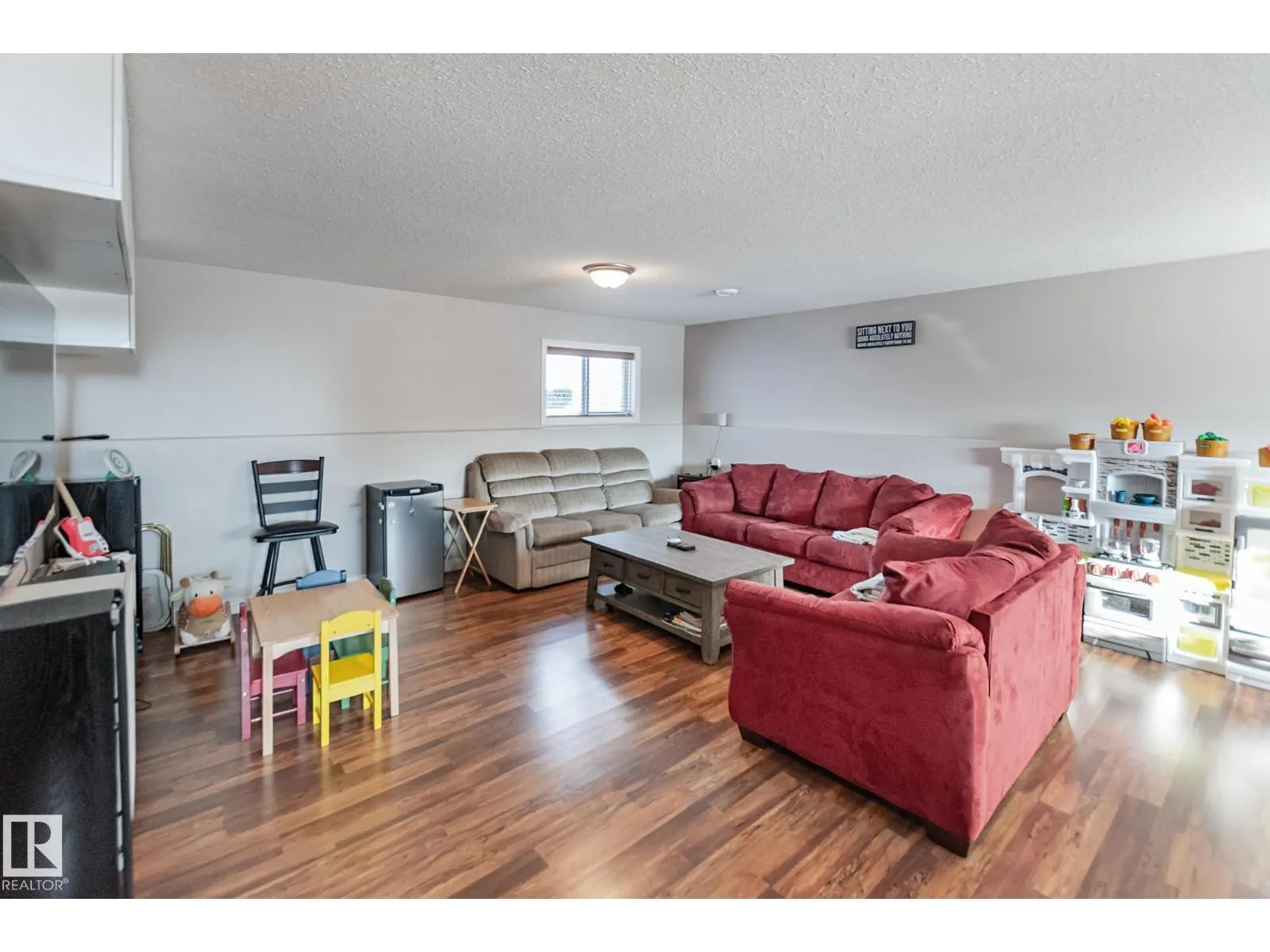 4008 42 ST