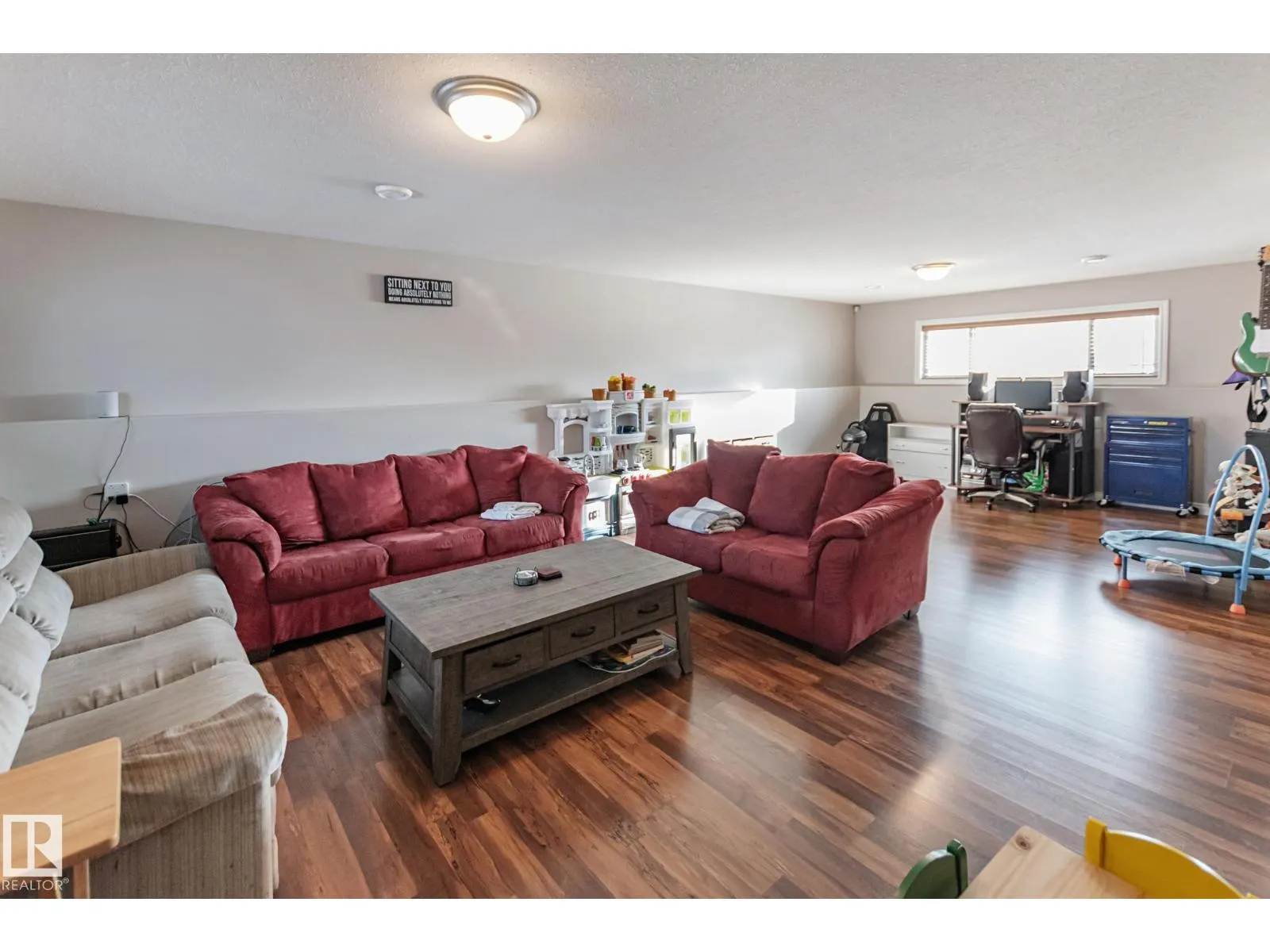 4008 42 ST