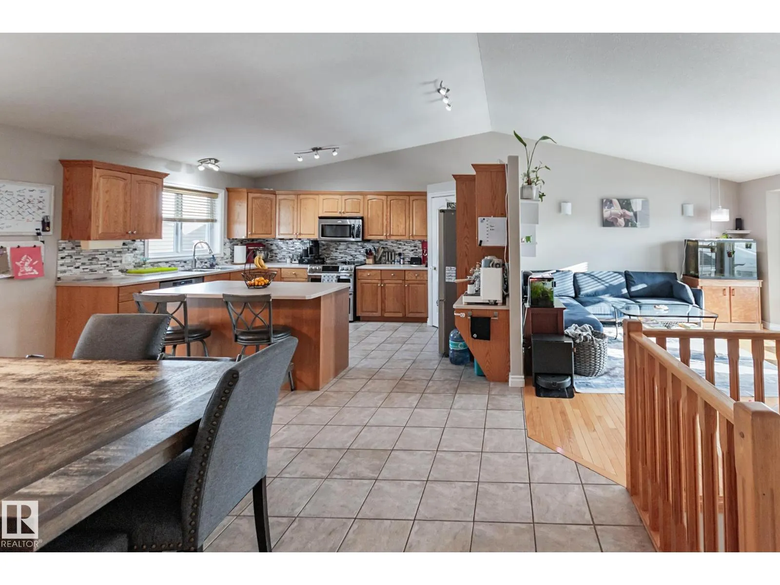4008 42 ST