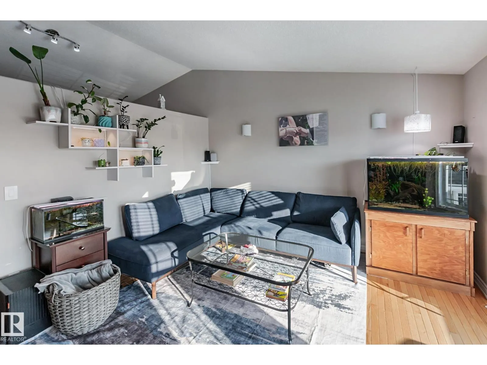 4008 42 ST