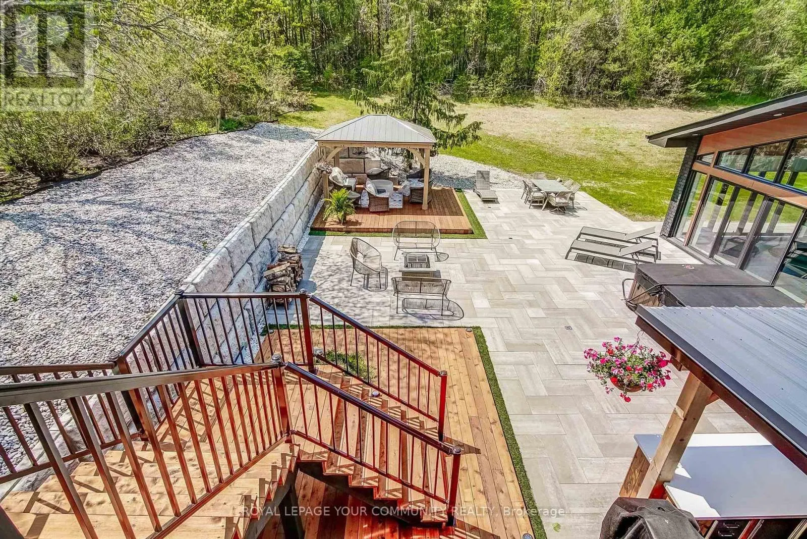 674 REGIONAL RD 21 ROAD