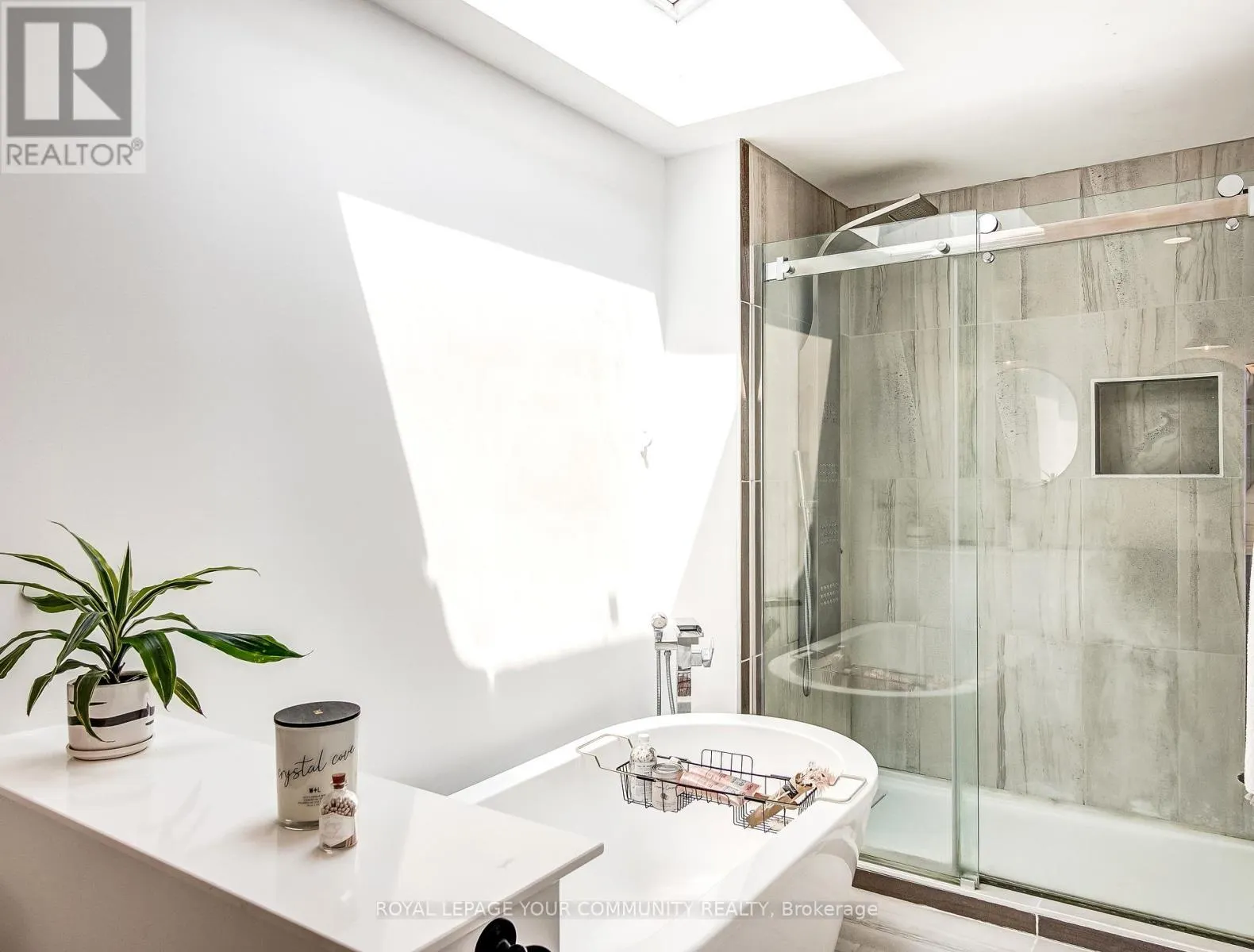 674 REGIONAL RD 21 ROAD