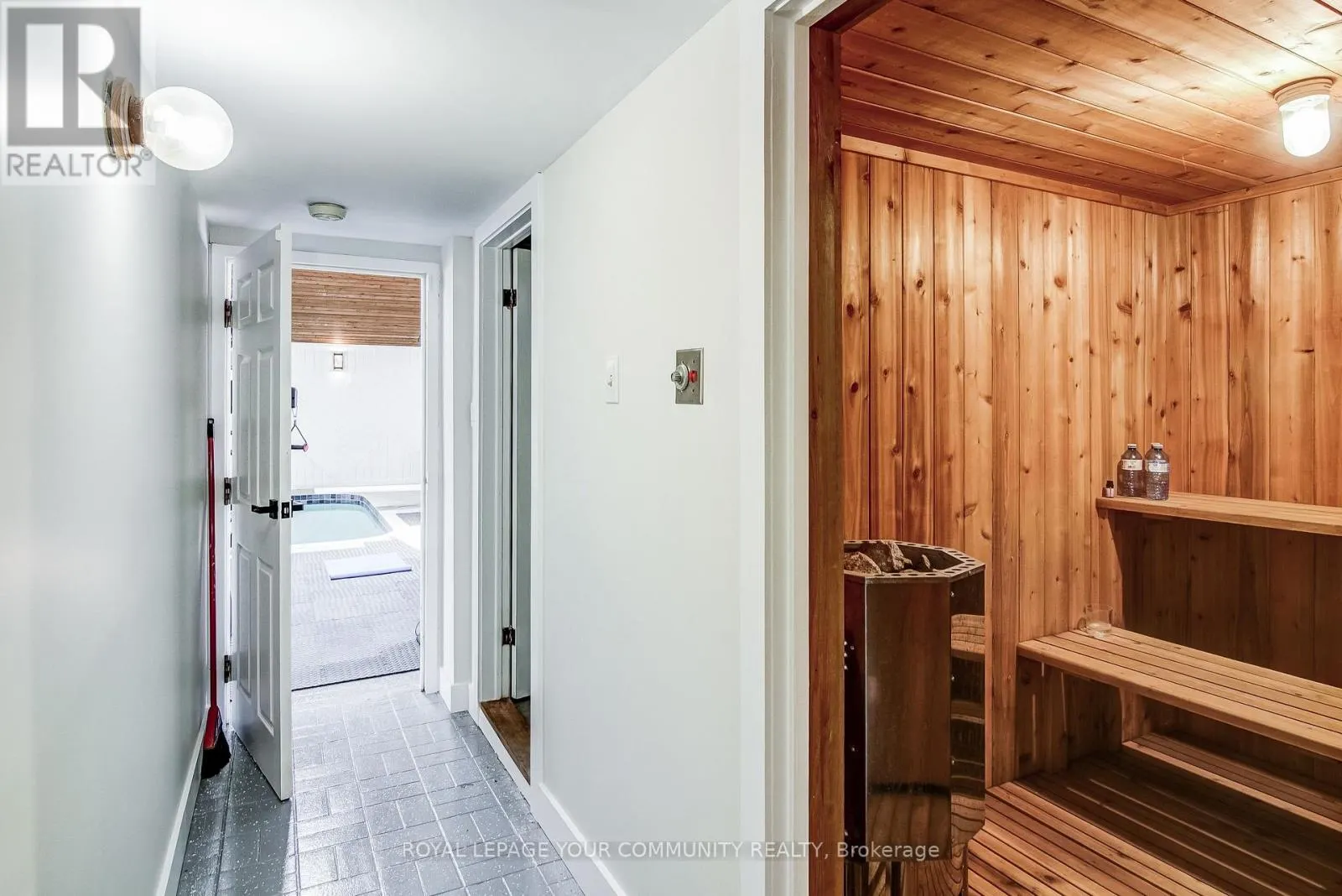 674 REGIONAL RD 21 ROAD