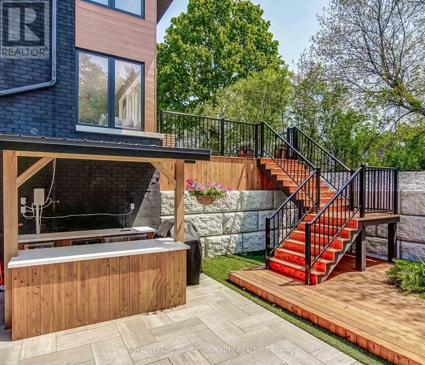 674 REGIONAL RD 21 ROAD