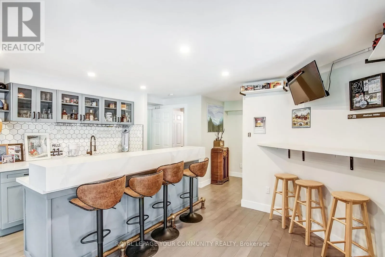 674 REGIONAL RD 21 ROAD