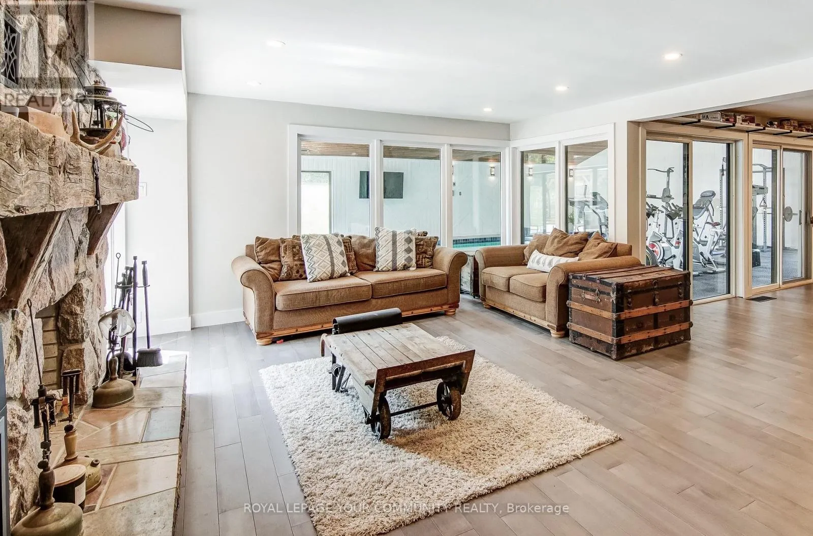 674 REGIONAL RD 21 ROAD