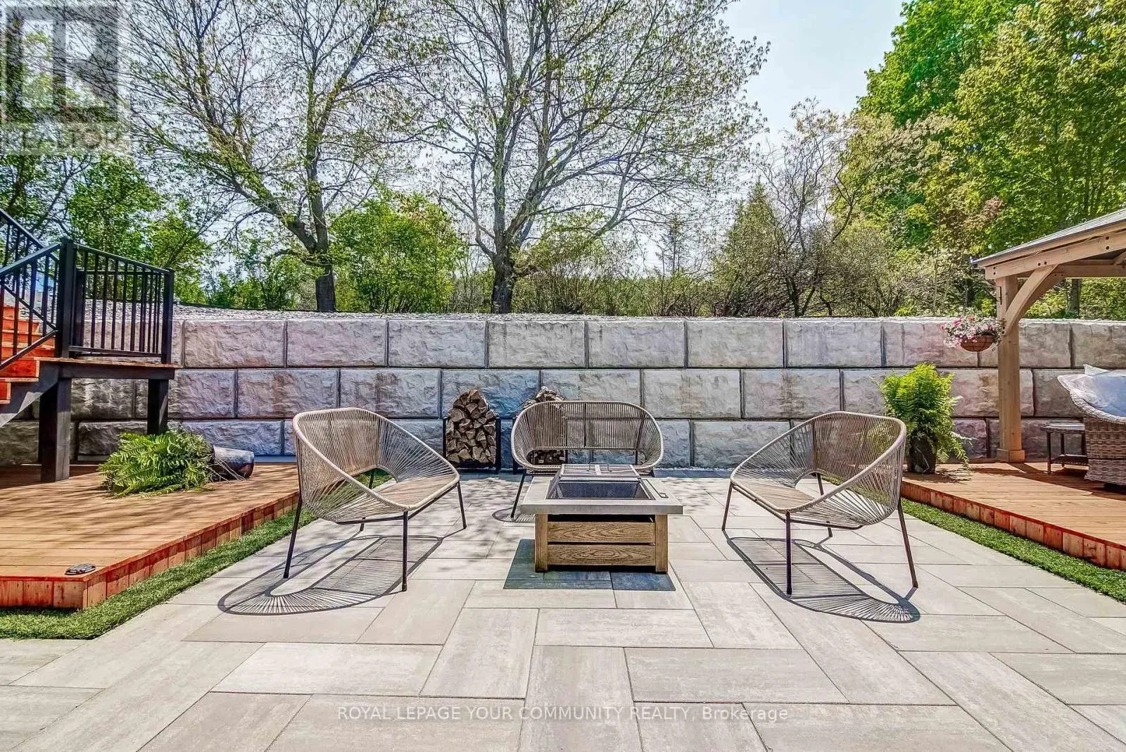 674 REGIONAL RD 21 ROAD