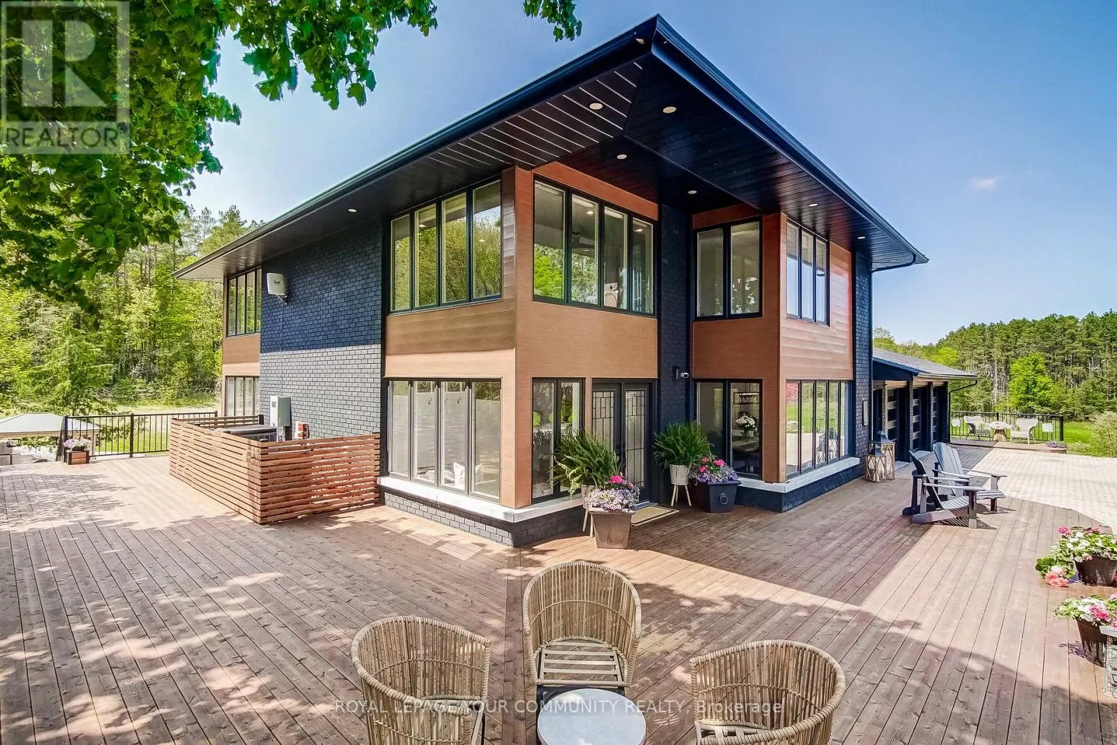 674 REGIONAL RD 21 ROAD