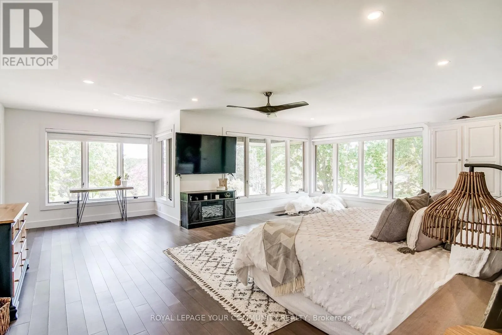 674 REGIONAL RD 21 ROAD