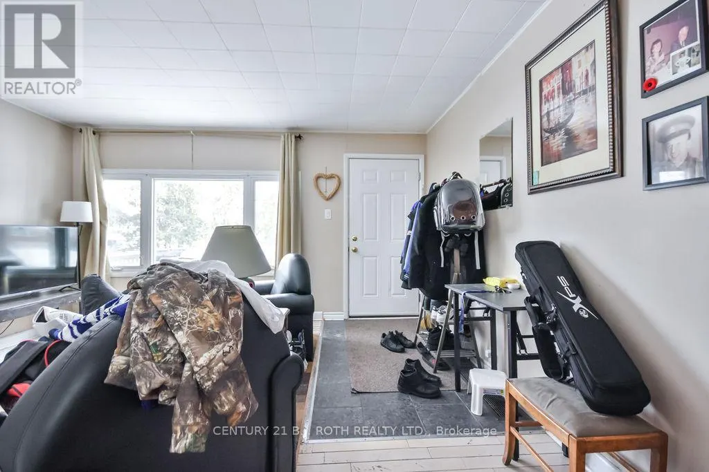 8 SUMMERSET PLACE