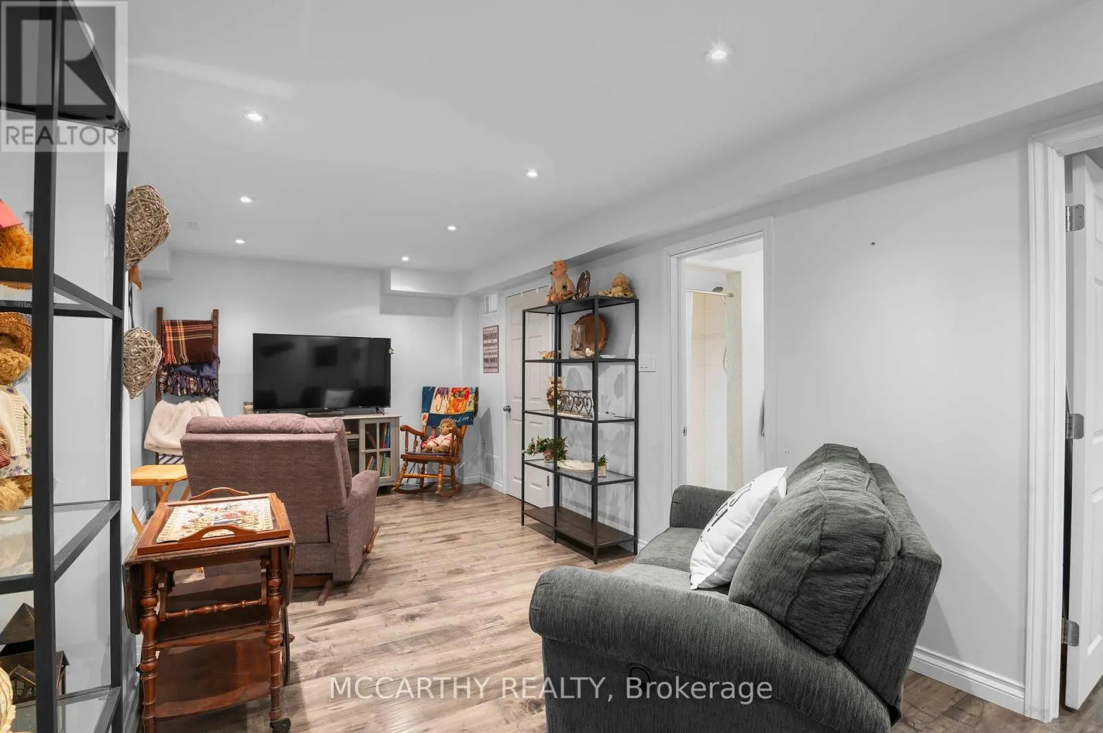 34 CORRIE CRESCENT