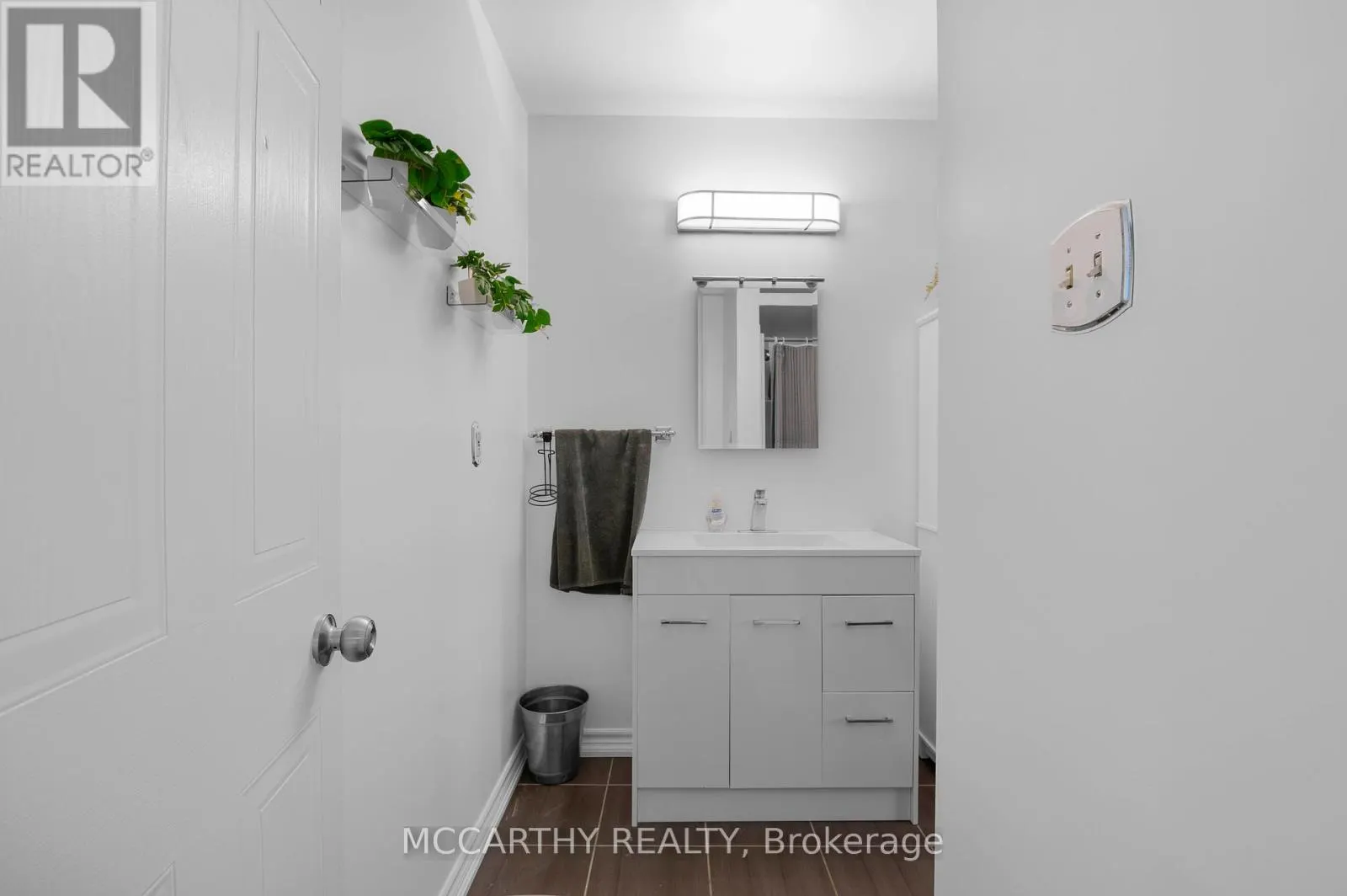 34 CORRIE CRESCENT