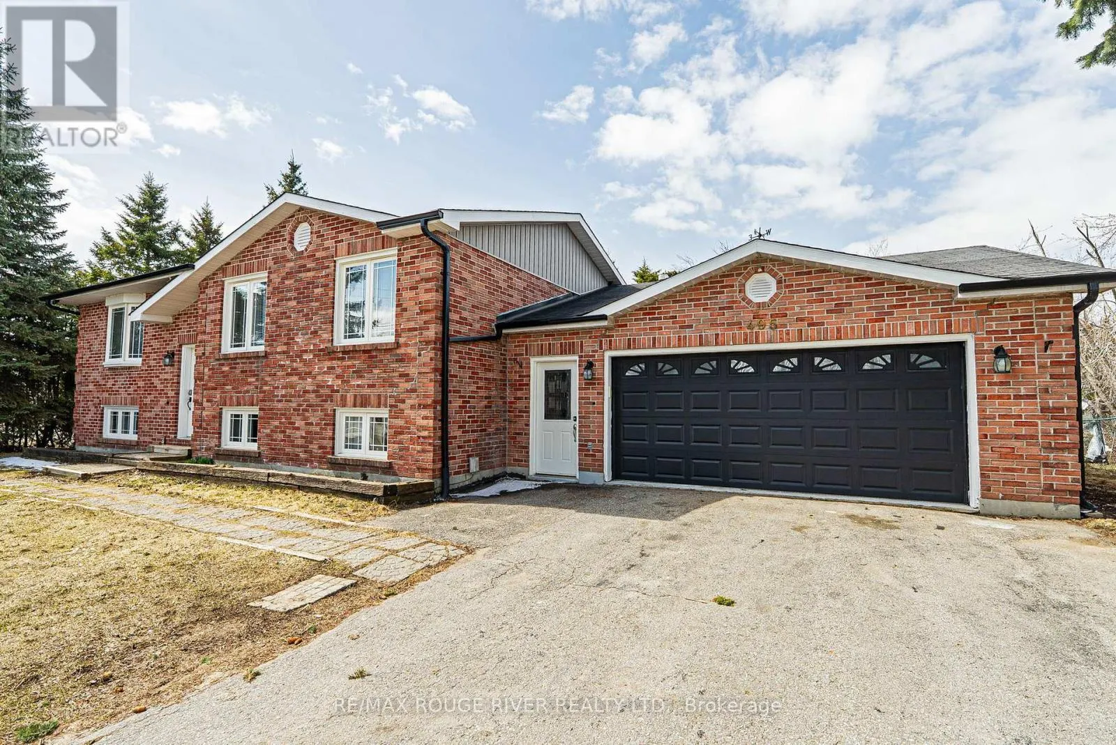 495 LAKELAND CRESCENT