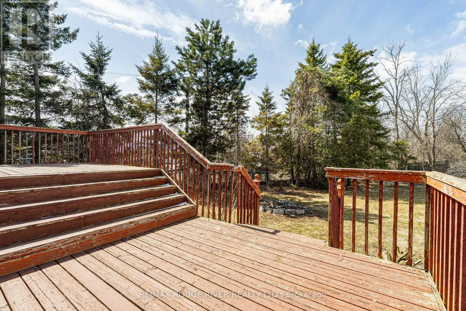 495 LAKELAND CRESCENT
