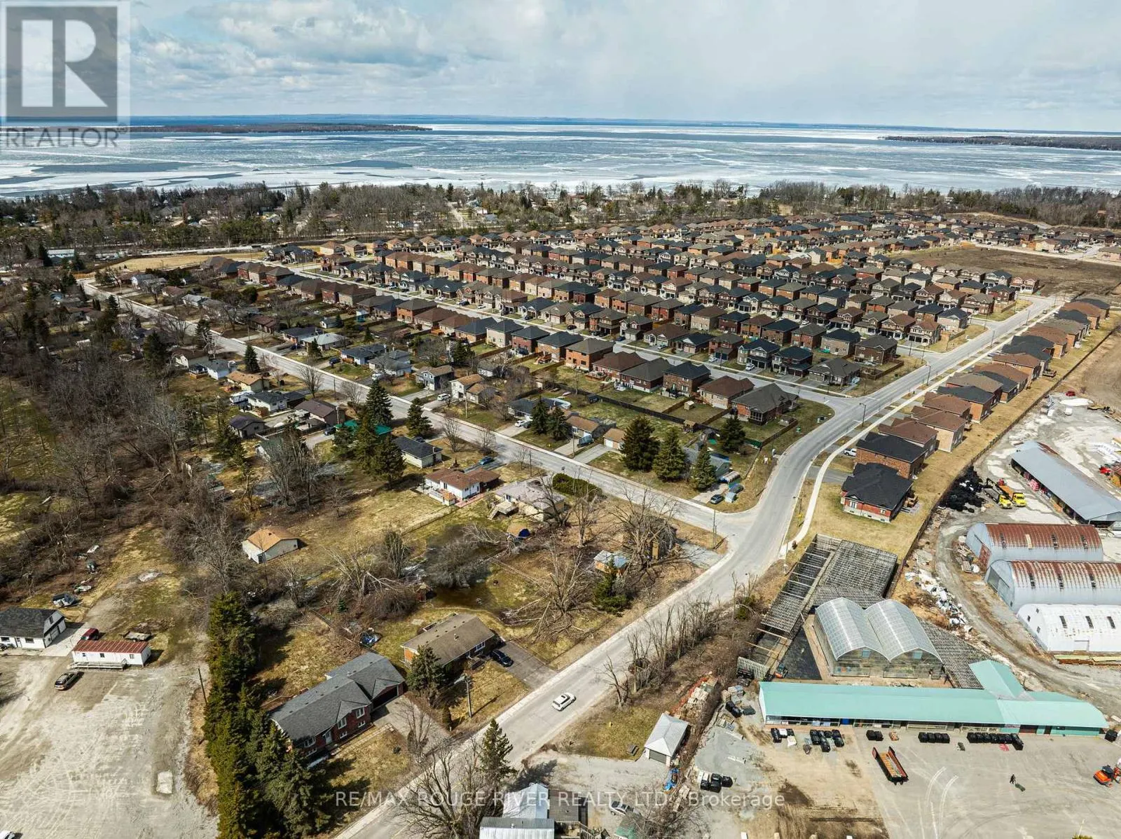 495 LAKELAND CRESCENT